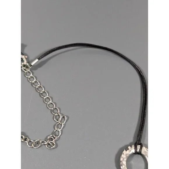 Lia Sophia Green Glass Hammered Silver Tone Triangle Cord Necklace 21 in - Picture 5 of 9